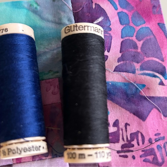 GUTERMANN 💯 1️⃣2️⃣ SPOOLS OF THREAD 🧵 BEAUTIFUL COLORS 110 yd 100m 💯 NWT FINAL - Picture 4 of 10